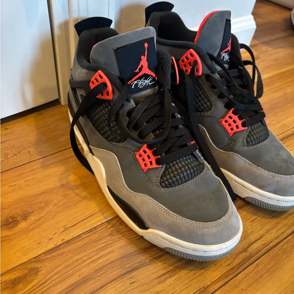 2022 Jordan 4 “Infrared”